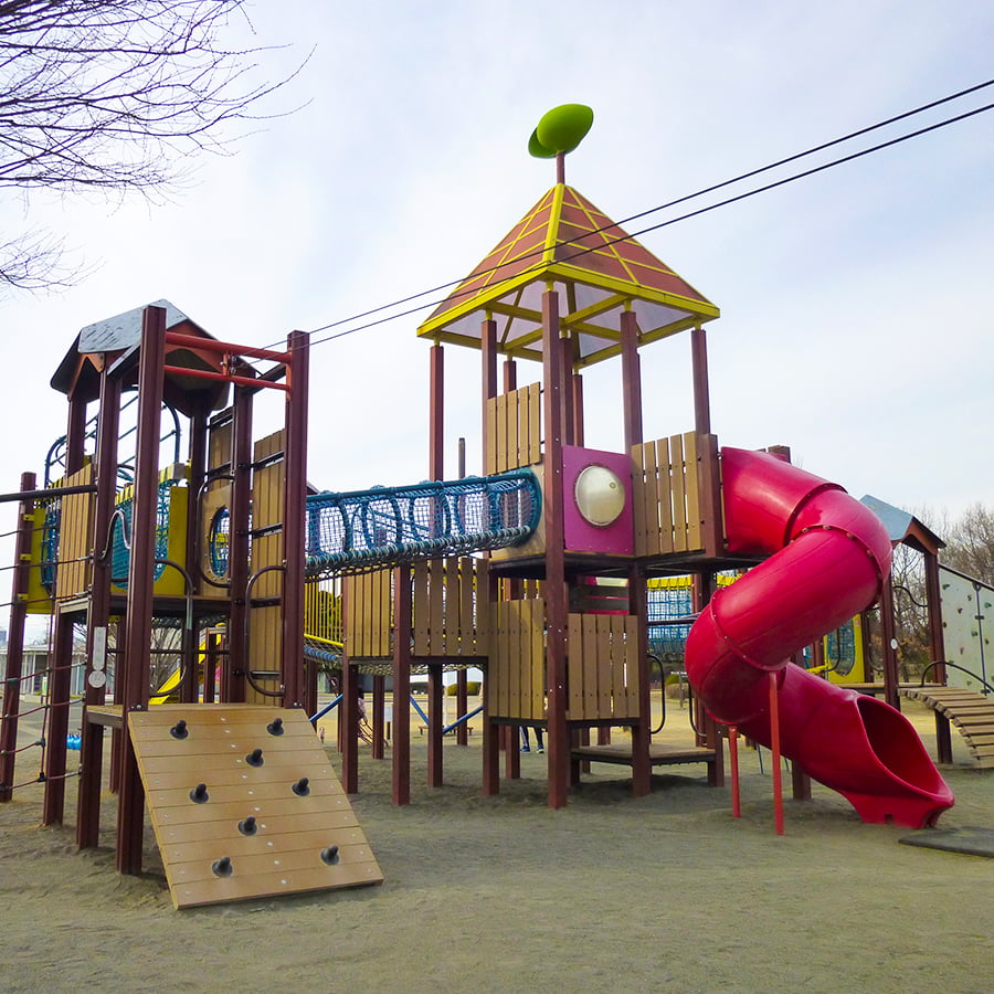 広場とあそびのゾーン